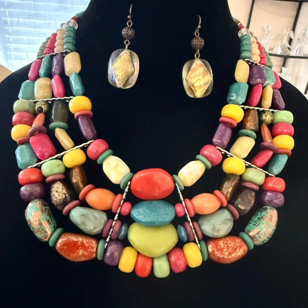 Vintage Colorful Beaded Necklace and earrings 
6 necklaces 
2 earrings - Picture 7 of 16